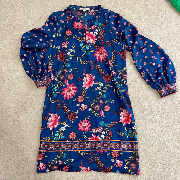 STUNNING Floral Loft Dress - Picture 2 of 8